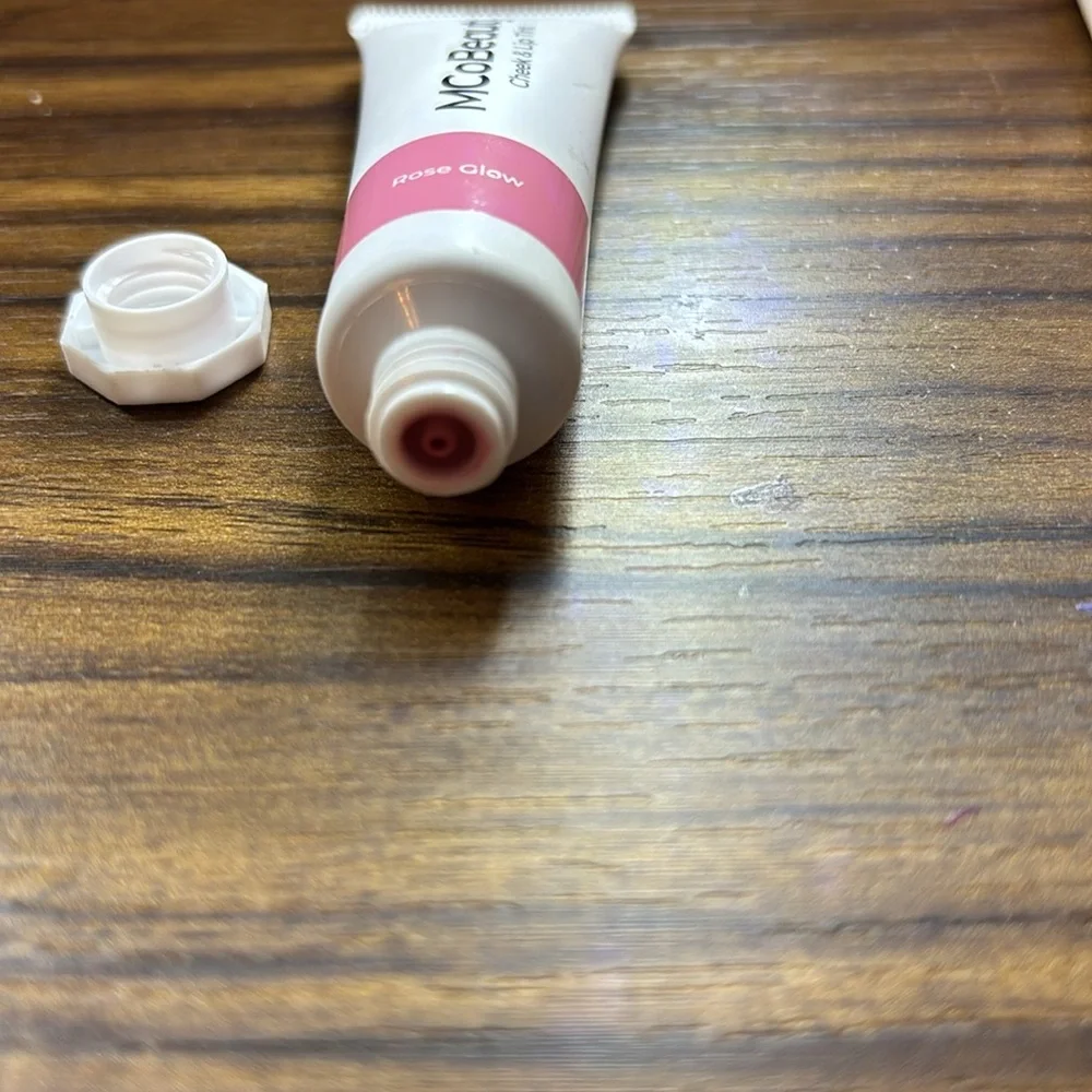 Brand new mcobeauty cheek and lip tint rose glow - Picture 4 of 4